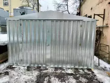 Гараж 4 х 6 м в блестящем цинковом цвете для телевизионной компании в г. Москва, ул. Шаболовка
