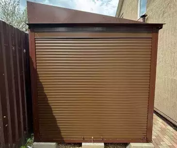 Хозблок для садовой техники в шоколадном цвете в дер. Раково, г.о. Истра, МО