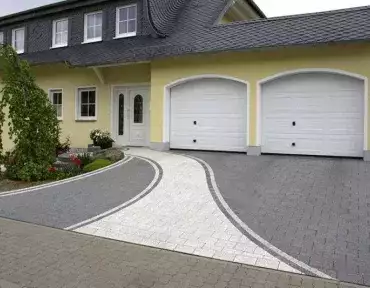 Площадка перед гаражом